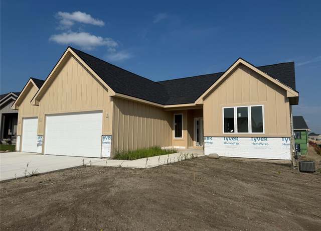 Property at 4641 179th St, Urbandale, IA 50323, 6 beds, 3 baths