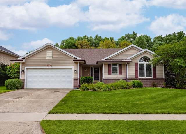 Property at 1020 SE Indigo Ln, Waukee, IA 50263, 3 beds, 2 baths