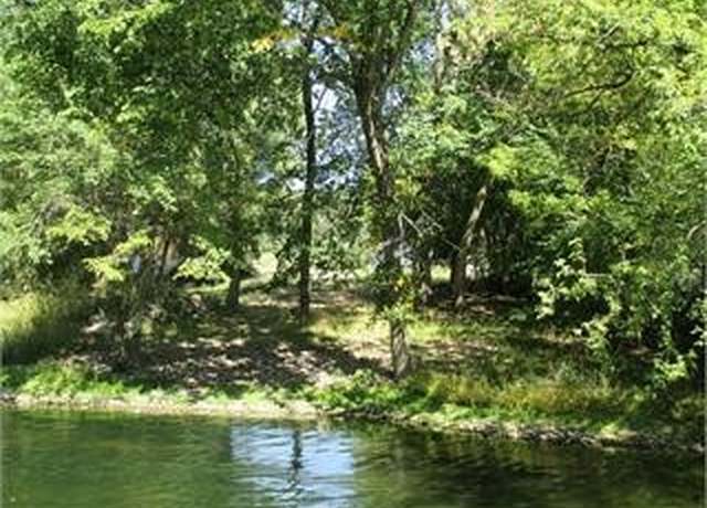 Property at 4202 N Lakeshore Dr, Brooklyn, IA 52211