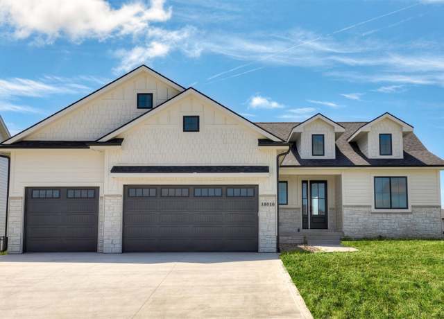 Property at 18016 Tanglewood Dr, Clive, IA 50325, 5 beds, 3 baths