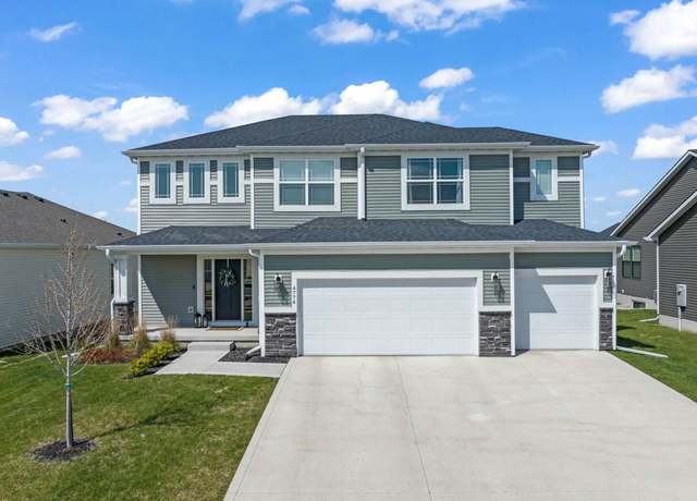 Property at 4774 172nd Way, Urbandale, IA 50323, 4 beds, 2.5 baths