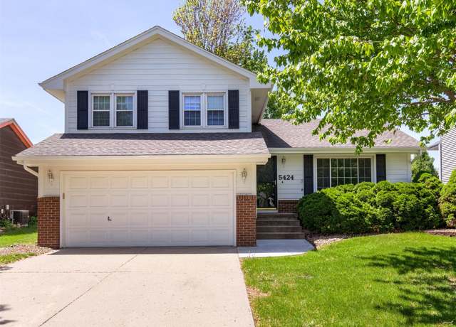Property at 5424 NW 91st St, Johnston, IA 50131, 3 beds, 2.5 baths