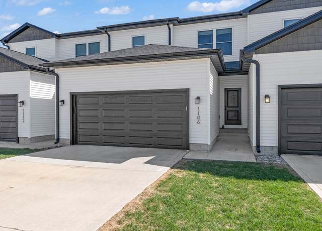 Property at 1106 E 28th St, Norwalk, IA 50211, 3 beds, 2.5 baths