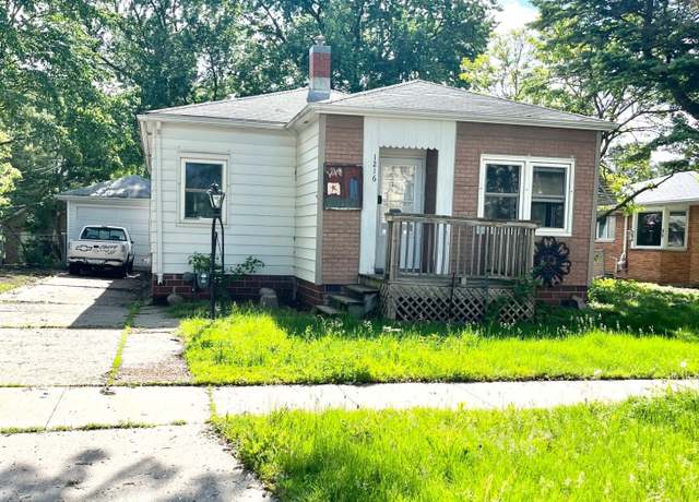 Property at 1216 Marshall St, Boone, IA 50036, 2 beds, 1 bath