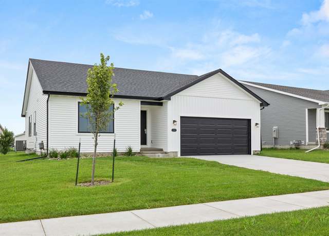 Property at 1927 Tuscany Dr SE, Altoona, IA 50009, 3 beds, 2 baths