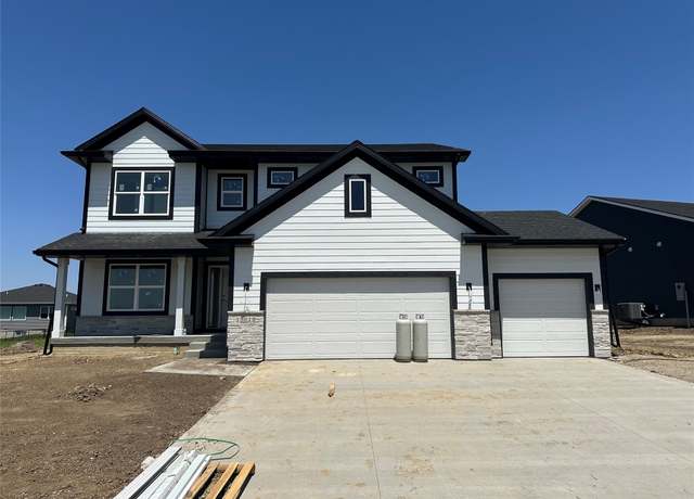 Property at 15019 Springbrook Trl, Urbandale, IA 50323, 5 beds, 4 baths