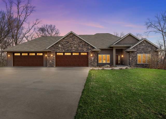 Property at 5220 Burr Oak Ct SW, Cedar Rapids, IA 52404, 4 beds, 3 baths