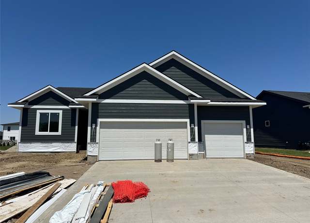 Property at 15015 Springbrook Trl, Urbandale, IA 50323, 5 beds, 4 baths