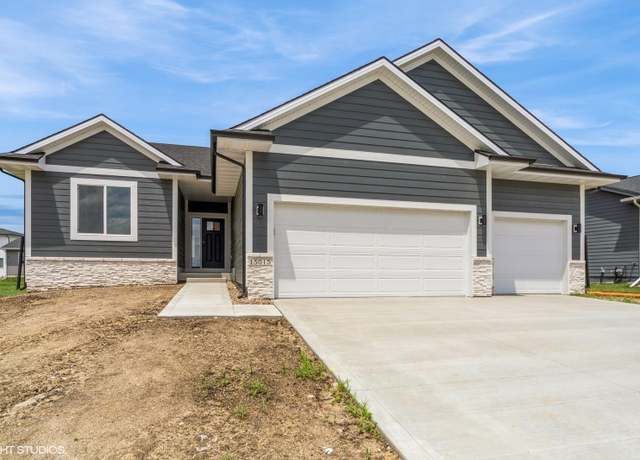 Property at 15015 Springbrook Trl, Urbandale, IA 50323, 5 beds, 4 baths