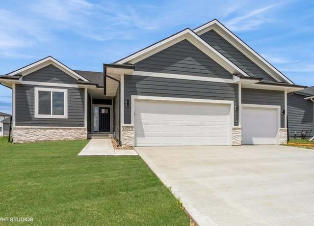 Property at 15015 Springbrook Trl, Urbandale, IA 50323, 5 beds, 4 baths