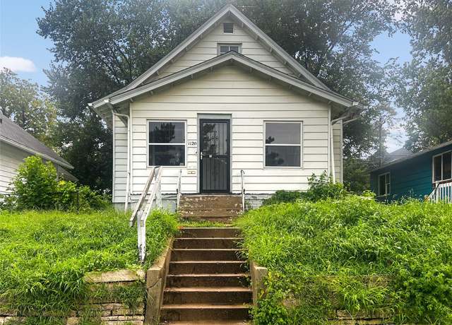 Property at 1120 17th St, Des Moines, IA 50314, 2 beds, 1 bath