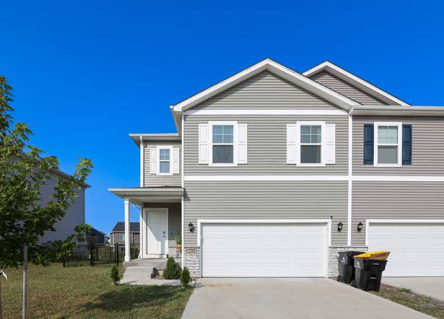 Property at 270 NW Charlestown Ln, Waukee, IA 50263, 4 beds, 2.5 baths