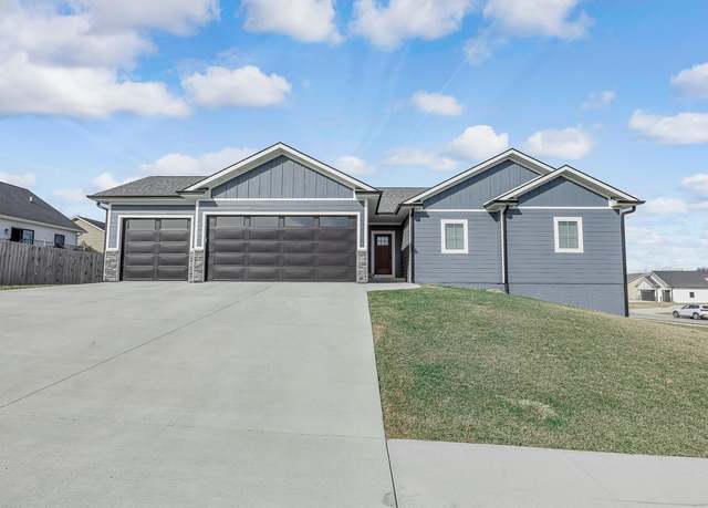 Property at 795 182nd Ave, Pella, IA 50219, 5 beds, 3 baths