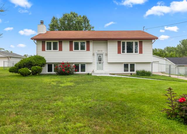 Property at 3512 NE 46th Ave, Des Moines, IA 50317, 4 beds, 1.5 baths