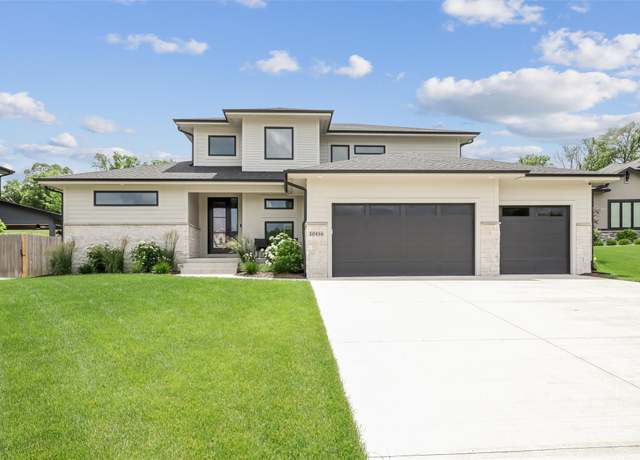 Property at 10416 Hidden Valley Dr, Johnston, IA 50131, 5 beds, 3.5 baths