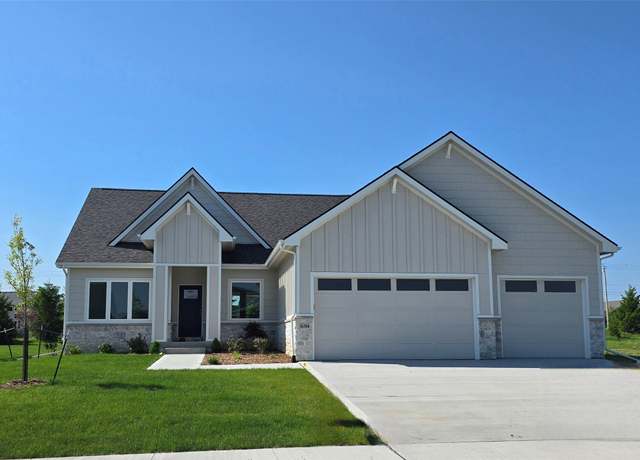 Property at 16304 Goodman Dr, Urbandale, IA 50323, 5 beds, 3 baths