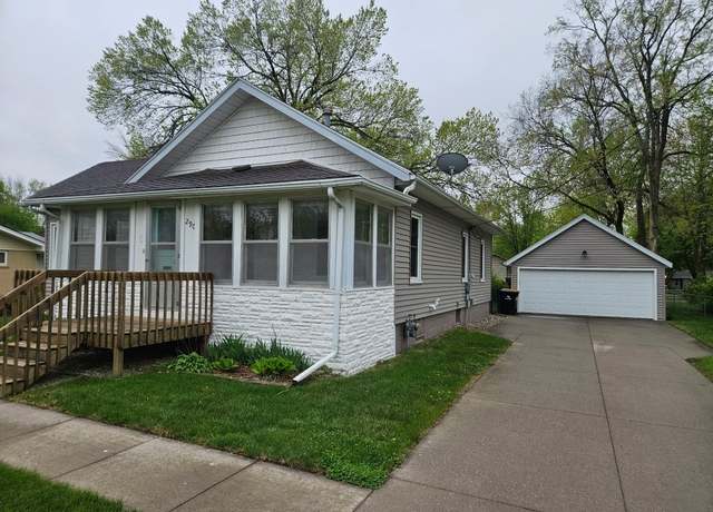 Property at 290 Ashworth Dr, Waukee, IA 50263, 2 beds, 1 bath