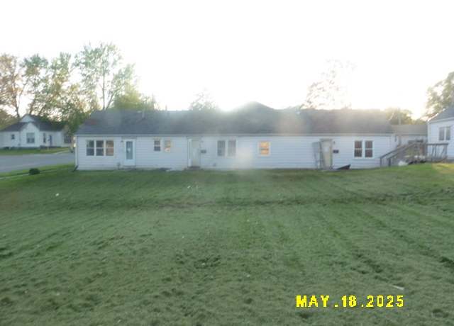 Property at 410 W 2nd Ave, Indianola, IA 50125, 5 beds, 3 baths