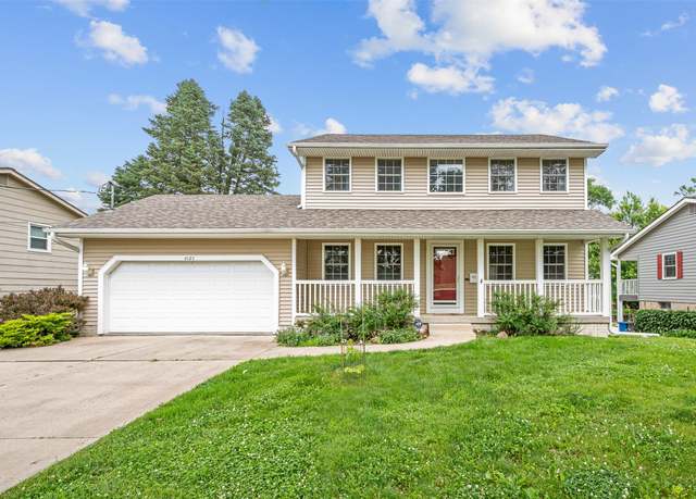 Property at 4125 47th St, Des Moines, IA 50310, 3 beds, 2.5 baths