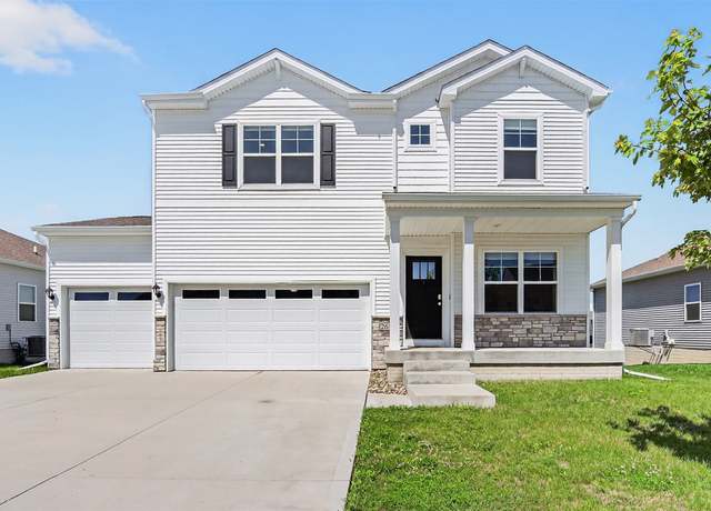 Property at 2610 13th Ave SE, Altoona, IA 50009, 4 beds, 2.5 baths