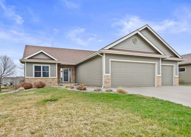 Property at 1801 NW Norton Ct, Grimes, IA 50111, 5 beds, 3 baths