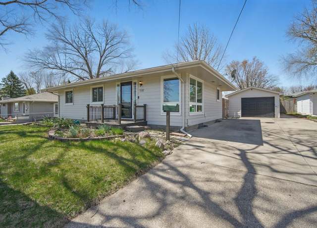 Property at 3908 82nd St, Urbandale, IA 50322, 3 beds, 1.5 baths