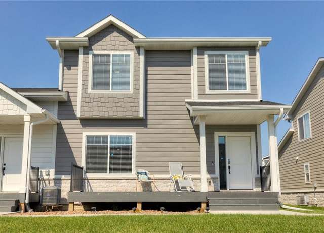 Property at 9150 Spring Crest Ln, West Des Moines, IA 50266, 3 beds, 2.5 baths