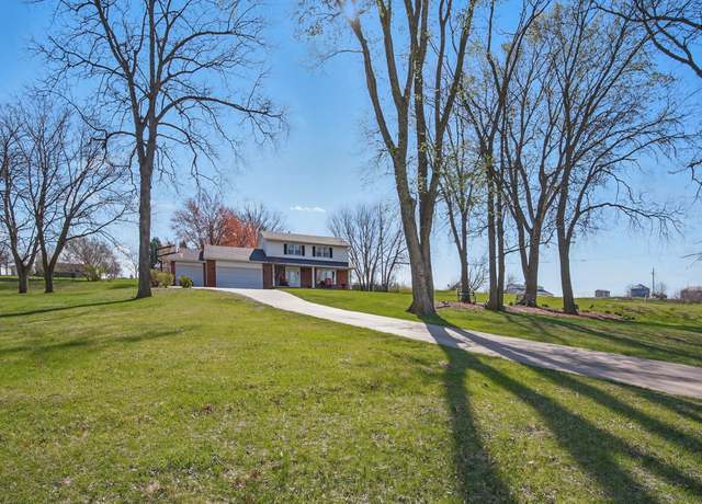Property at 1107 Mckimber Dr, Knoxville, IA 50138, 4 beds, 3.5 baths
