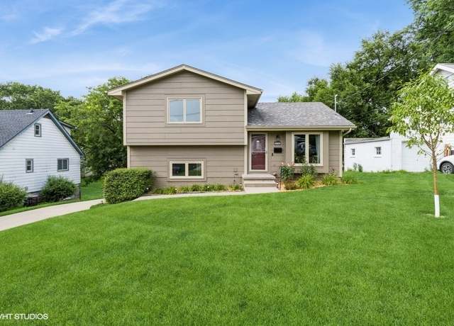 Property at 1235 Virginia Ave, Des Moines, IA 50315, 3 beds, 2 baths