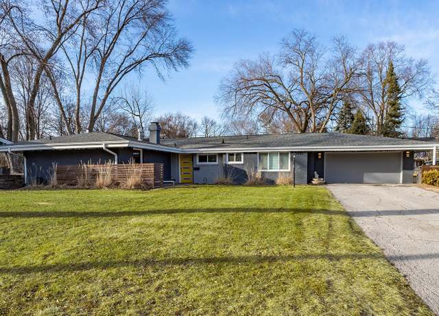 Property at 1503 Lewis Ave, Des Moines, IA 50315, 3 beds, 2.5 baths