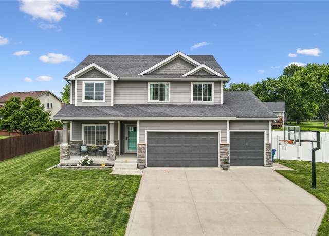 Property at 4205 Lakewood Ln, Des Moines, IA 50320, 4 beds, 2.5 baths