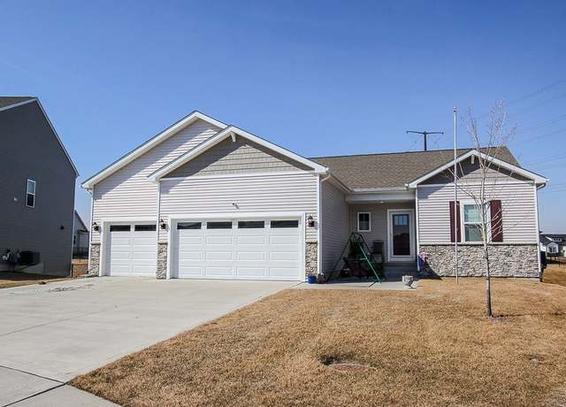 Property at 5526 146th St, Urbandale, IA 50323, 3 beds, 2.5 baths