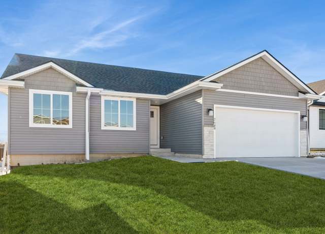 Property at 2648 21st St SW, Altoona, IA 50009, 3 beds, 2 baths
