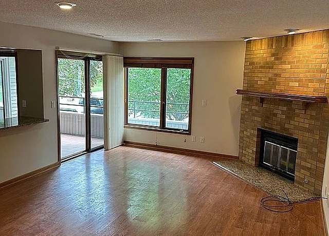 Property at 1100 50th St #2102, West Des Moines, IA 50266, 2 beds, 2 baths