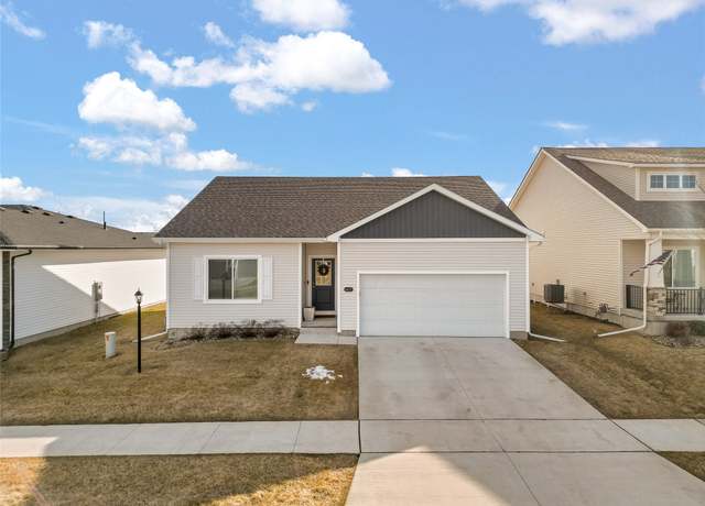 Property at 6637 NE 12th Ct, Des Moines, IA 50313, 3 beds, 2 baths