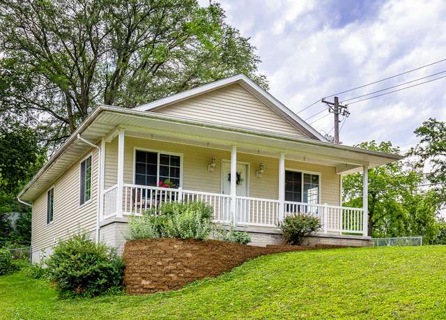 Property at 3540 E University Ave, Des Moines, IA 50317, 3 beds, 1 bath