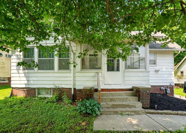 Property at 4104 11th St, Des Moines, IA 50313, 2 beds, 1 bath