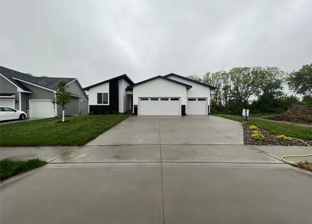 Property at 3180 Brook Landing Ct, Des Moines, IA 50317, 4 beds, 3 baths