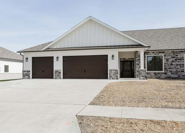 Property at 712 Big Rock Park Rd, Pella, IA 50219, 2 beds, 2 baths