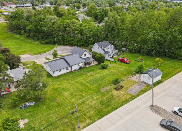 Property at 807 Center St, Grinnell, IA 50112, 3 beds, 1 bath