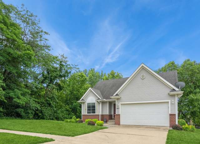 Property at 407 E 14th Pl, Indianola, IA 50125, 3 beds, 3 baths