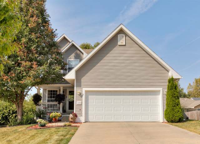 Property at 3102 E 43rd Ct, Des Moines, IA 50317, 3 beds, 2.5 baths