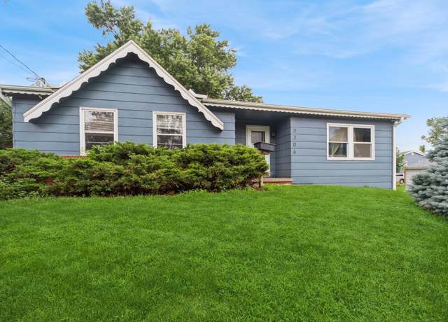 Property at 3306 78th St, Urbandale, IA 50322, 3 beds, 2.5 baths