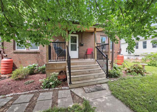Property at 2320 44th St, Des Moines, IA 50310, 2 beds, 1 bath
