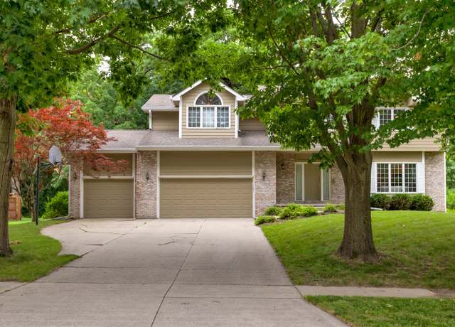 Property at 7080 Forest Dr, Johnston, IA 50131, 4 beds, 3.5 baths