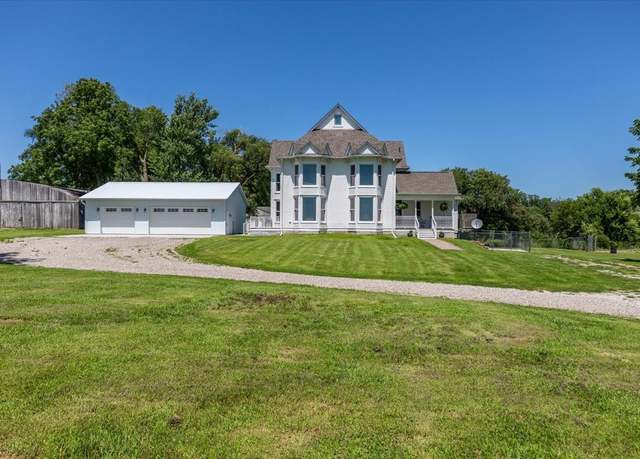 Property at 4842 Highway F48 Hwy W, Newton, IA 50208, 4 beds, 3 baths