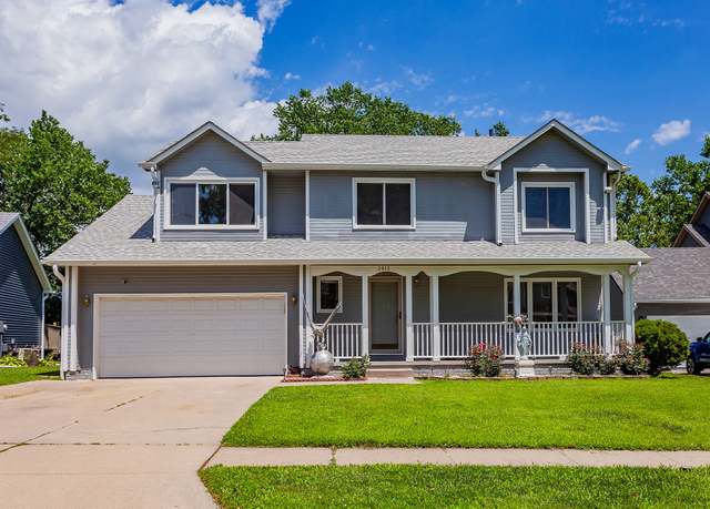 Property at 3015 Deerpath Ct, Des Moines, IA 50320, 5 beds, 2.5 baths