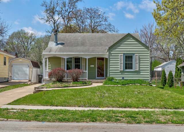 Property at 2400 39th St, Des Moines, IA 50310, 2 beds, 1 bath