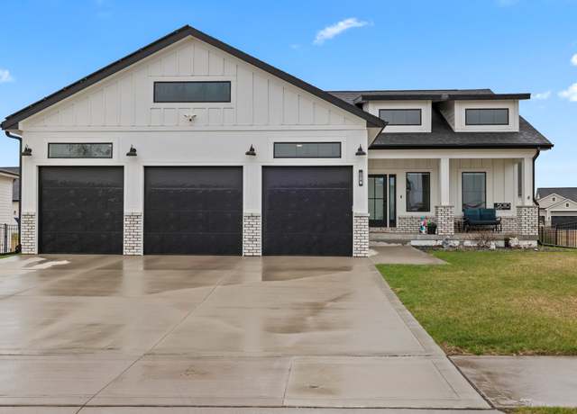 Property at 5010 147th St, Urbandale, IA 50323, 5 beds, 4 baths