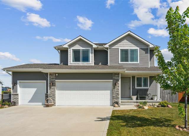 Property at 625 Gray Ave, Waukee, IA 50263, 4 beds, 2.5 baths